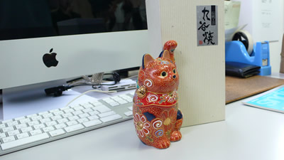 九谷焼の招き猫